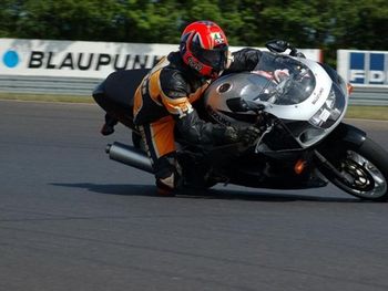 MC-køreteknik - styrk kontrol og flow