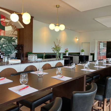 Owner's & Trainer's Lounge