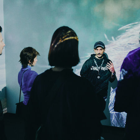 Guidad visning av utställningar