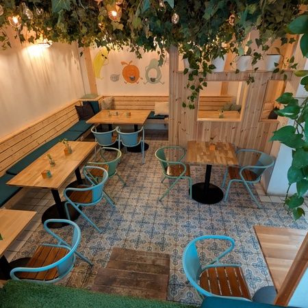 En juicebar & café