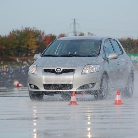 Køreteknik for bilister - tag kontrollen