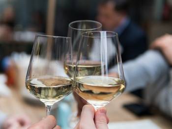 Vinsmagning i slotskælderen