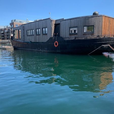 Husbåden Jamais Pense