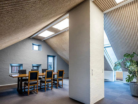 Fru Larsen Hotel & Restaurant