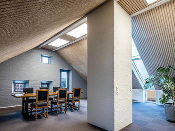 Fru Larsen Hotel & Restaurant