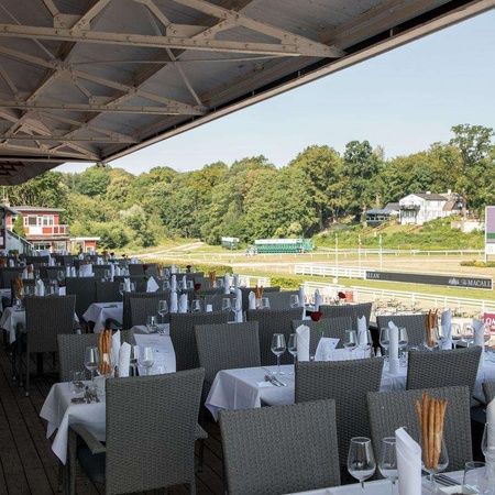 Owner's & Trainer's Lounge