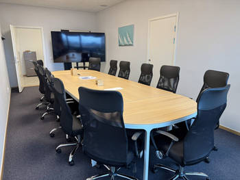 LEAP Indoor Skydiving & Padel Center + Restaurang Pascal by LEAP