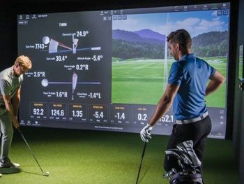 Golfsimulator - træn med pro-golfer
