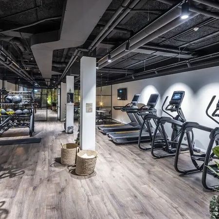 Fitness & lounge