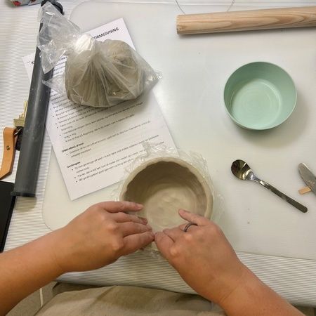 Pinch pot