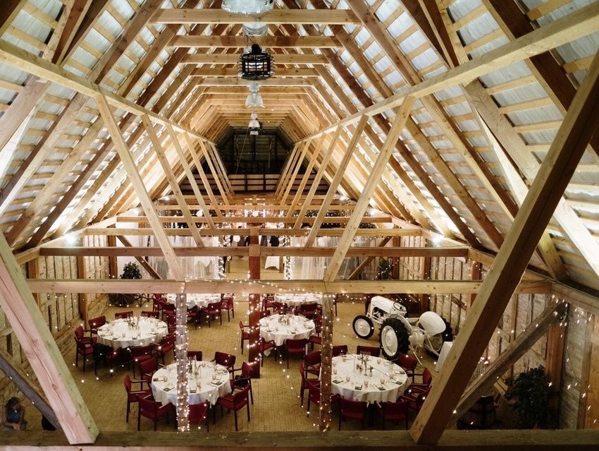 Bröllopsfest i lada